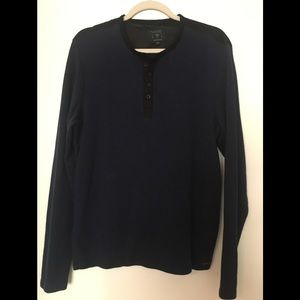 GUESS Long sleeve fitted shirt.